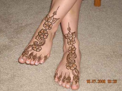 Henna Legs